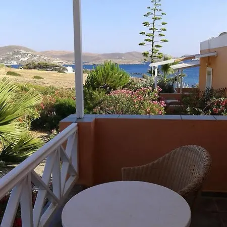 Kokkina Beach Finikas (Syros)