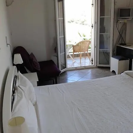 Kokkina Beach Finikas (Syros)