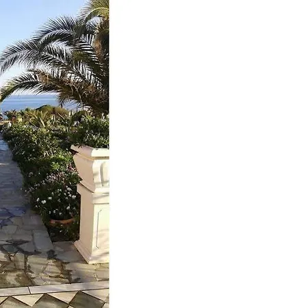 Kokkina Beach Hotel 3*