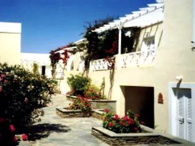 Kokkina Beach 3* Finikas (Syros)